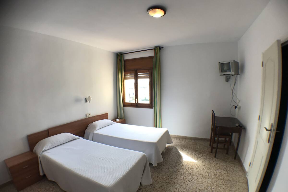 Rollaway beds, free WiFi