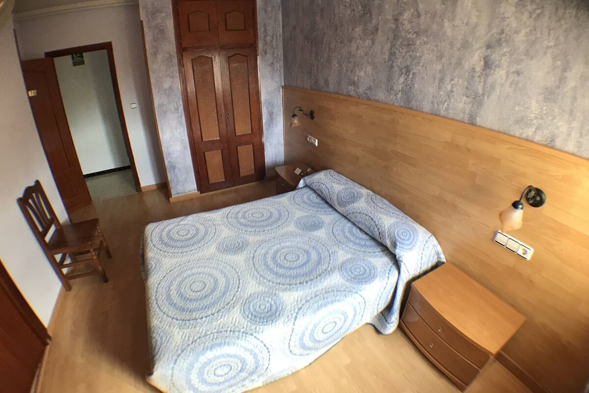 Rollaway beds, free WiFi