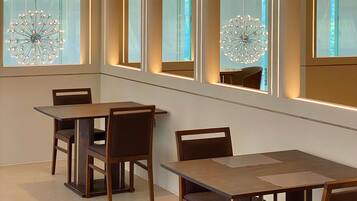 Morgenmadsbuffet hver dag (33000 KRW pr. person)