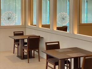 Daily buffet breakfast (KRW 33000 per person) - Eldis Regent Hotel (Daegu)