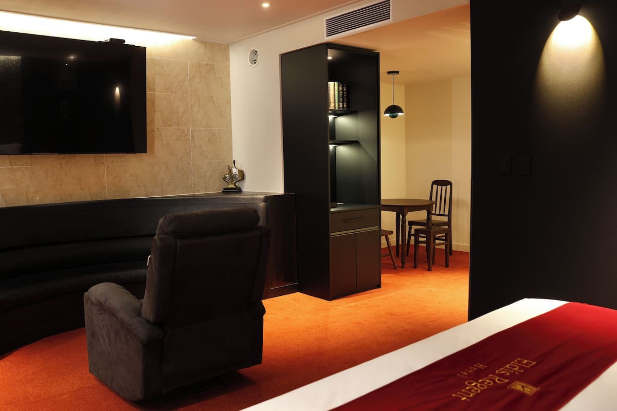 Regent Suite (Main Wing) | 1 bedroom, premium bedding, in-room safe, desk