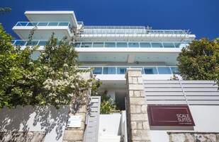 숙박 시설 입구