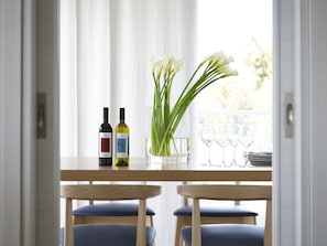 Superior Suite, 2 Bedrooms, Sea View | In-room dining