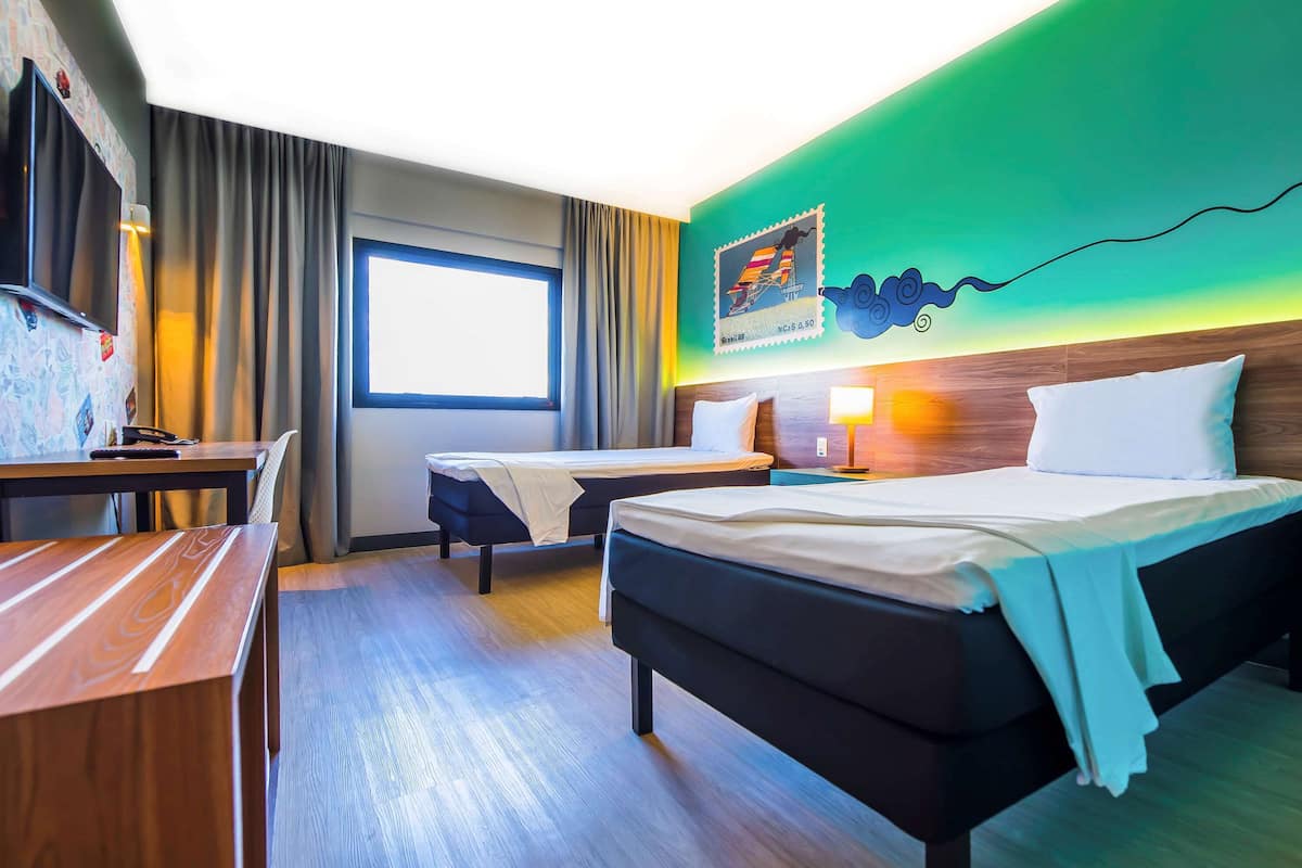 Standard Room, 2 Twin Beds | Minibar, in-room safe, desk, blackout drapes