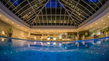 Indoor pool, pool loungers