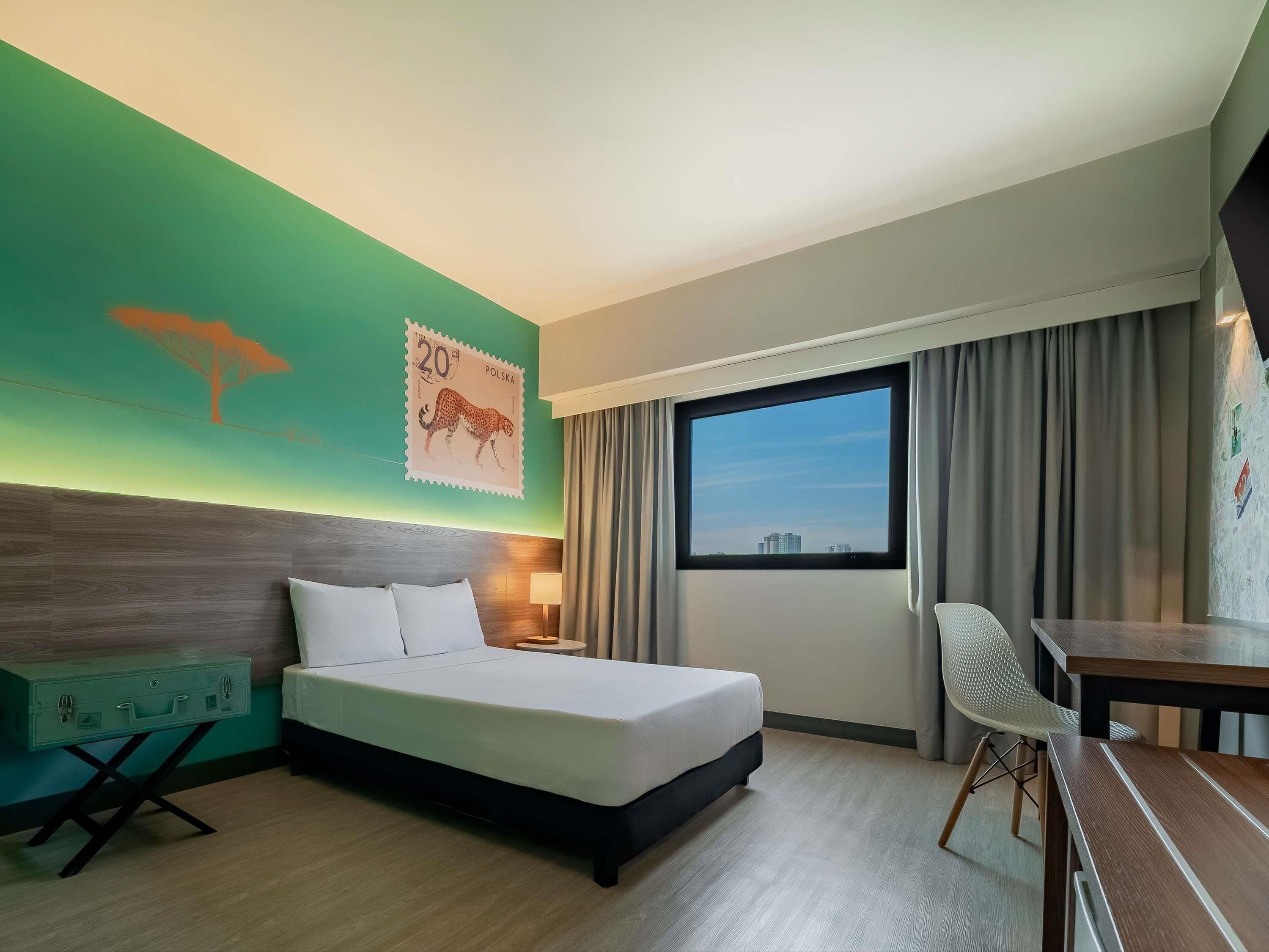 Standard Room, 1 Double Bed, Accessible (Accessible) | Minibar, in-room safe, desk, laptop workspace