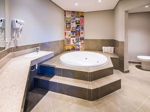 Superior Room, 1 Queen Bed | Minibar, in-room safe, desk, laptop workspace - Ibis Styles Sorocaba Santa Rosalia (Sorocaba)