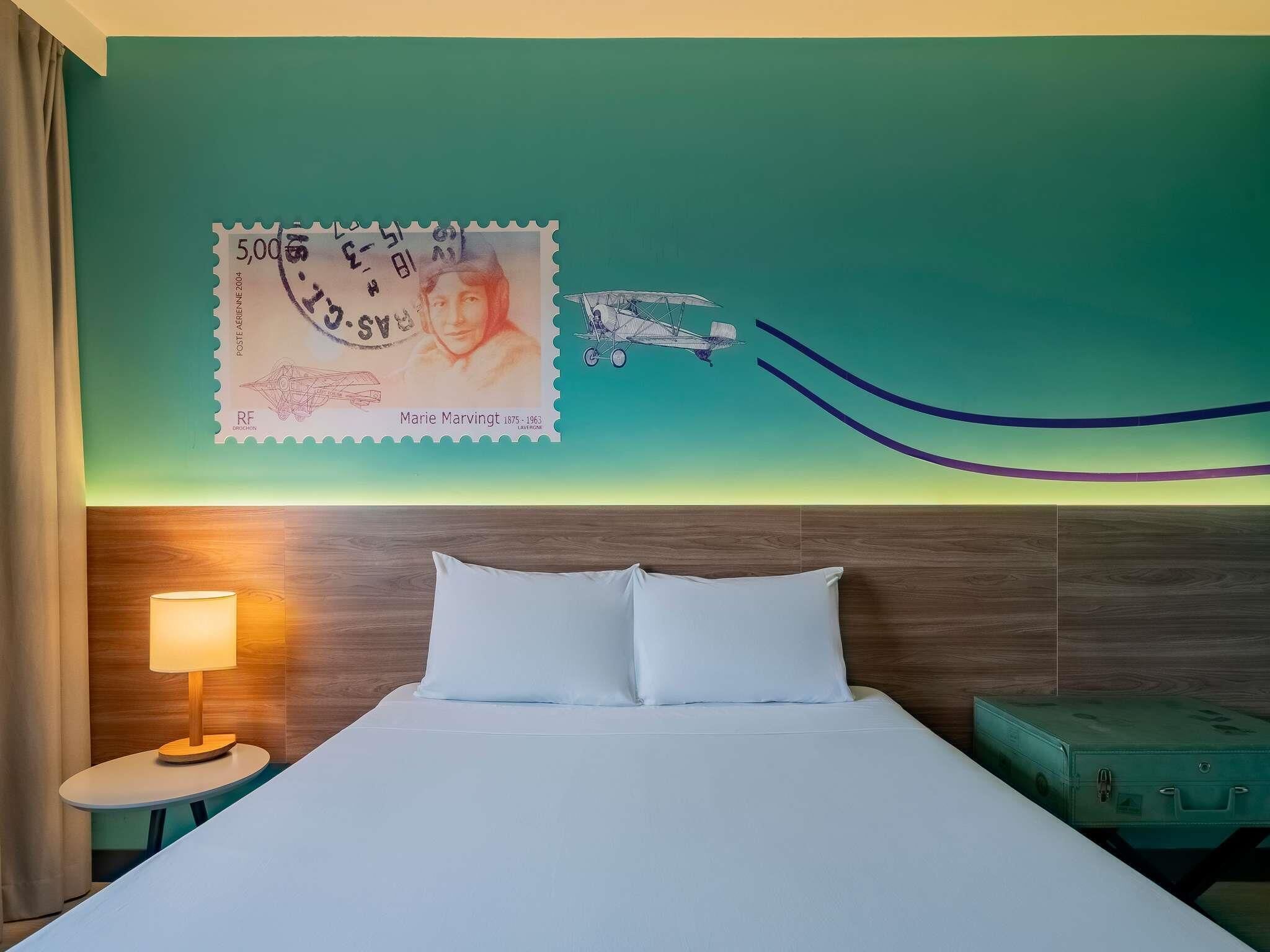 Standard Room, 1 Double Bed | Minibar, in-room safe, desk, laptop workspace