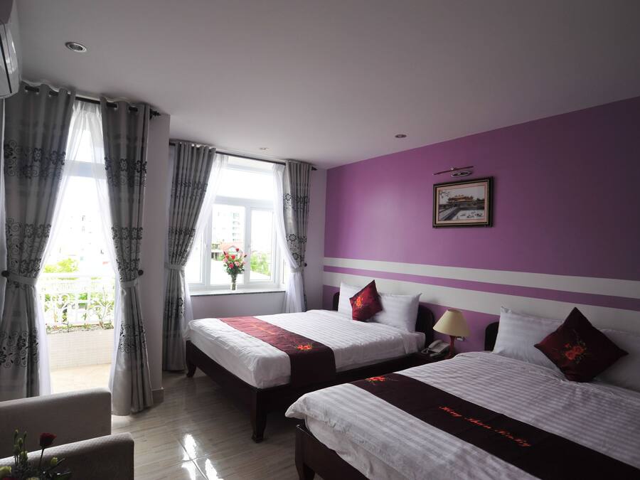 1 bedroom, down duvets, pillow-top beds, minibar