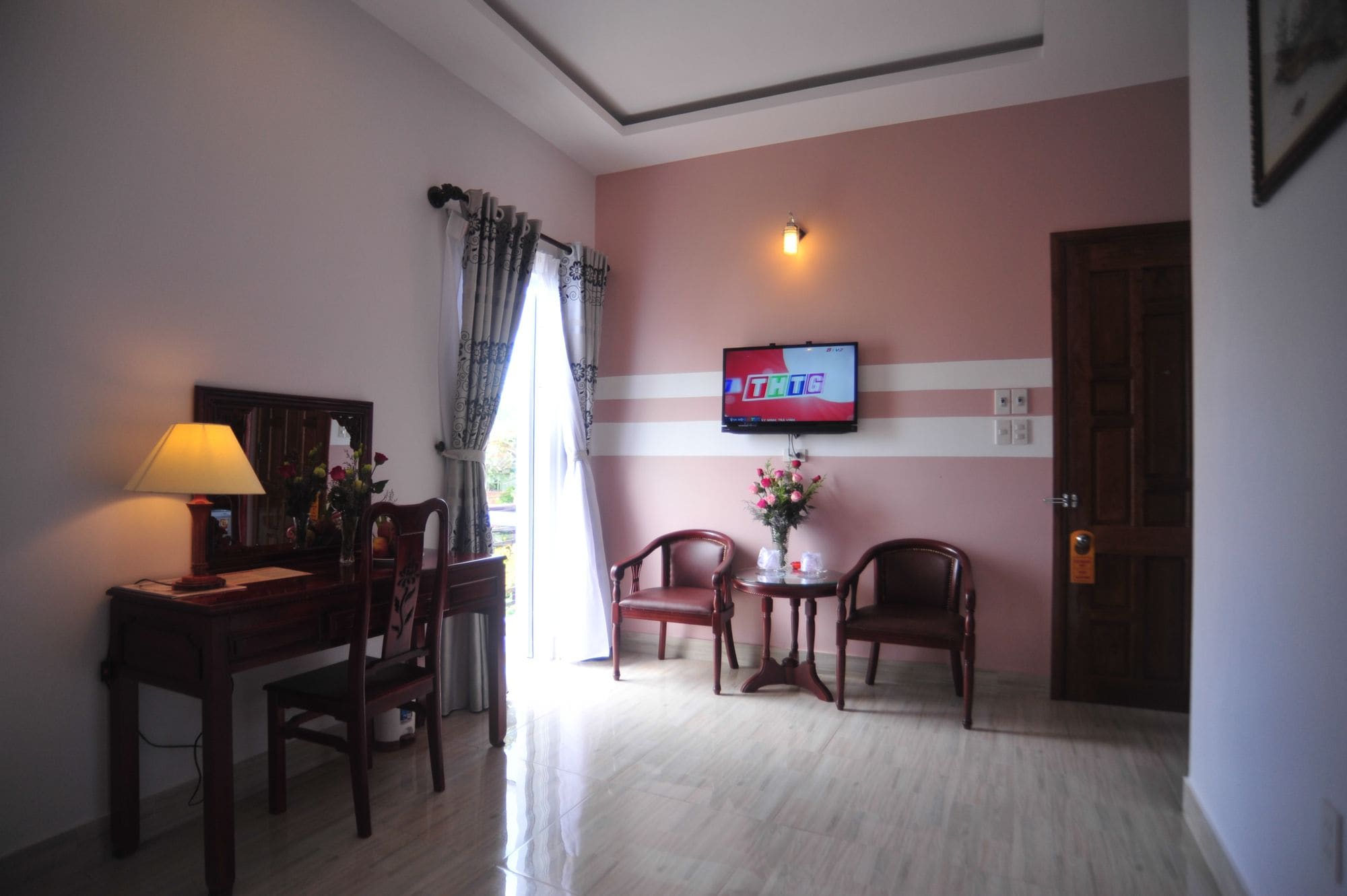 deluxe room, 2 single beds, city view | balcony