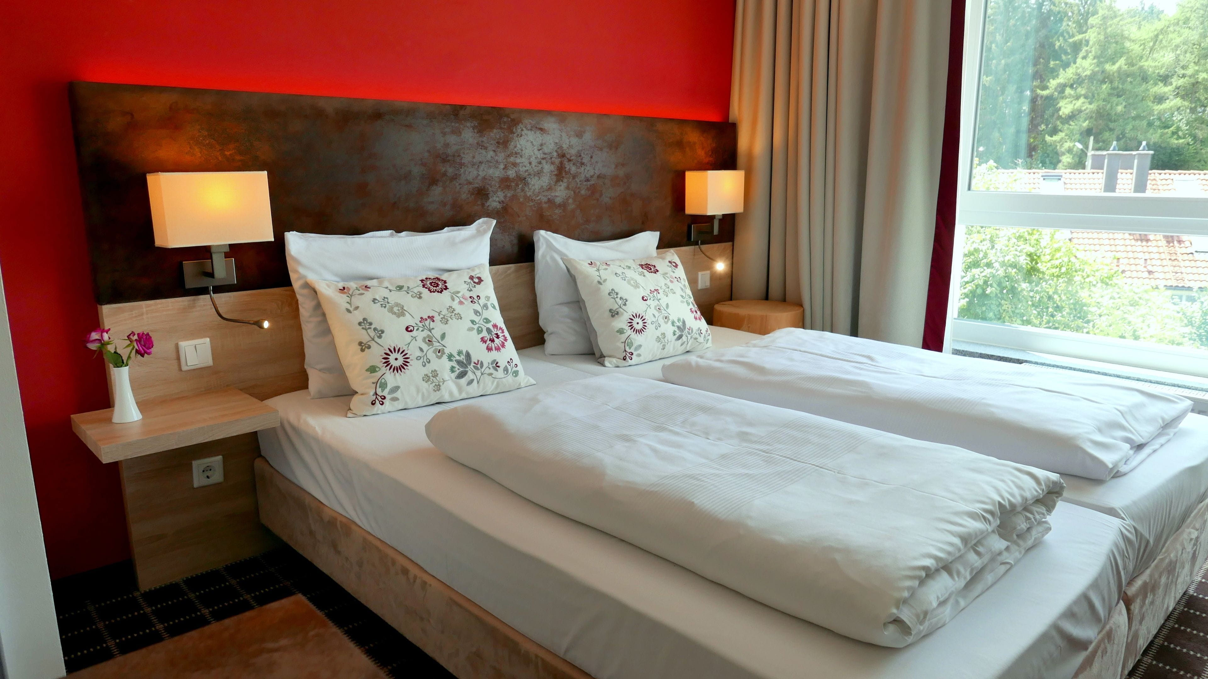 double room | premium bedding, in-room safe, desk, laptop workspace