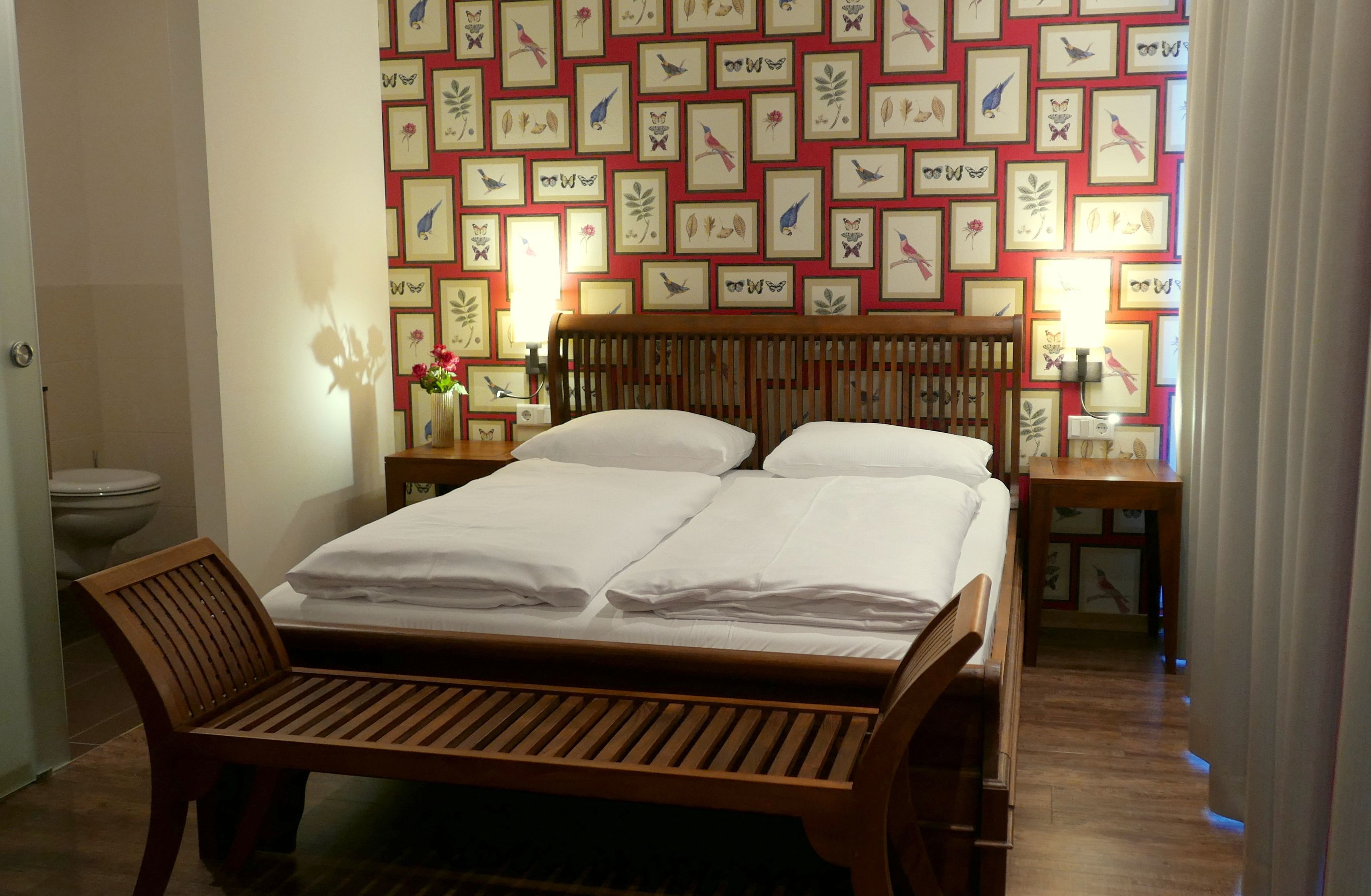 double room | premium bedding, in-room safe, desk, laptop workspace