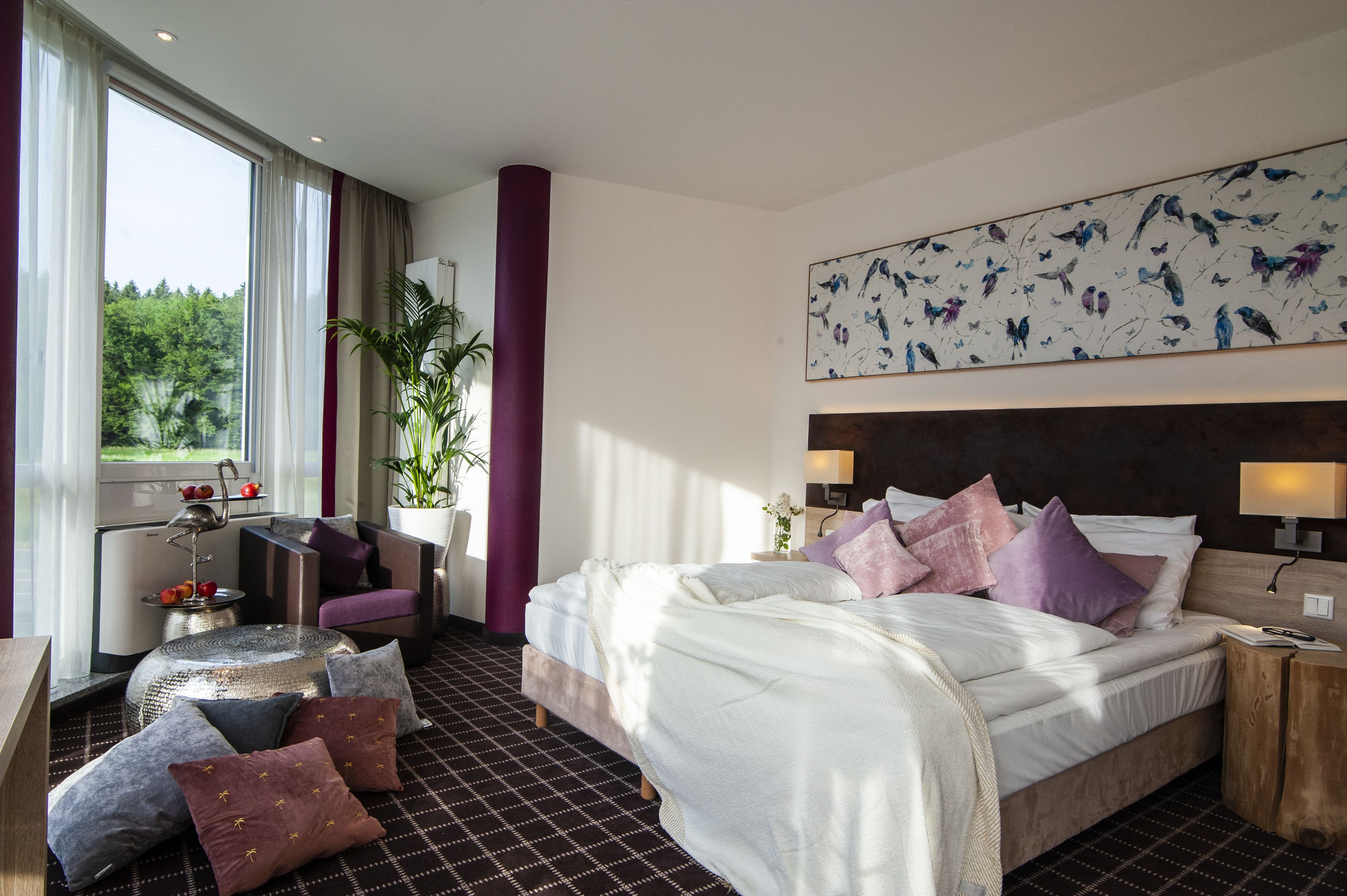 double room | premium bedding, in-room safe, desk, laptop workspace