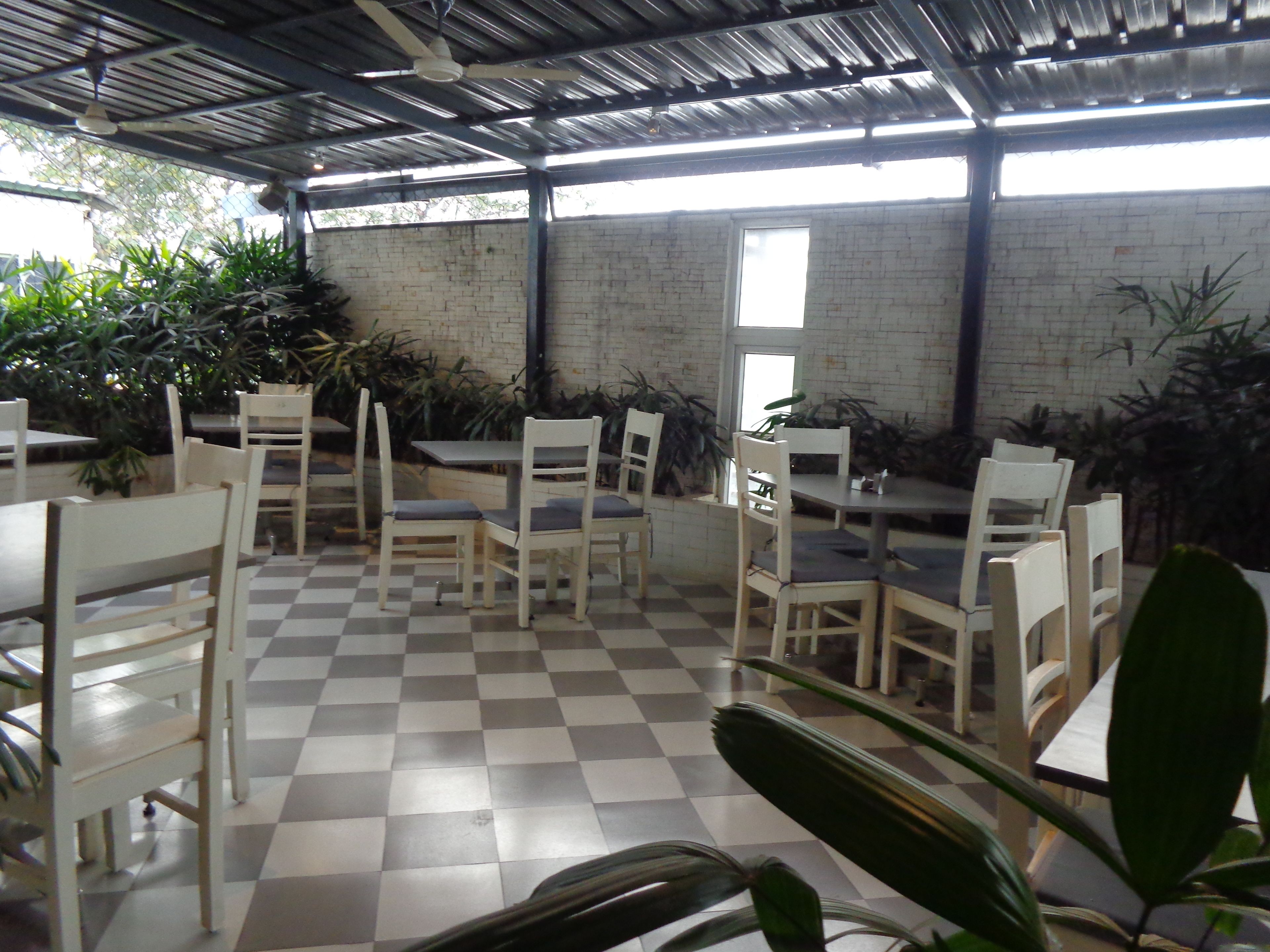 breakfast, lunch and dinner served