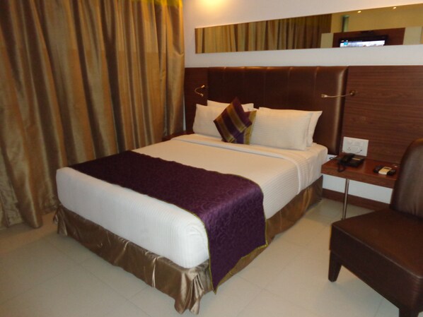 Luxury Room | Egyptian cotton sheets, premium bedding, down duvets, minibar