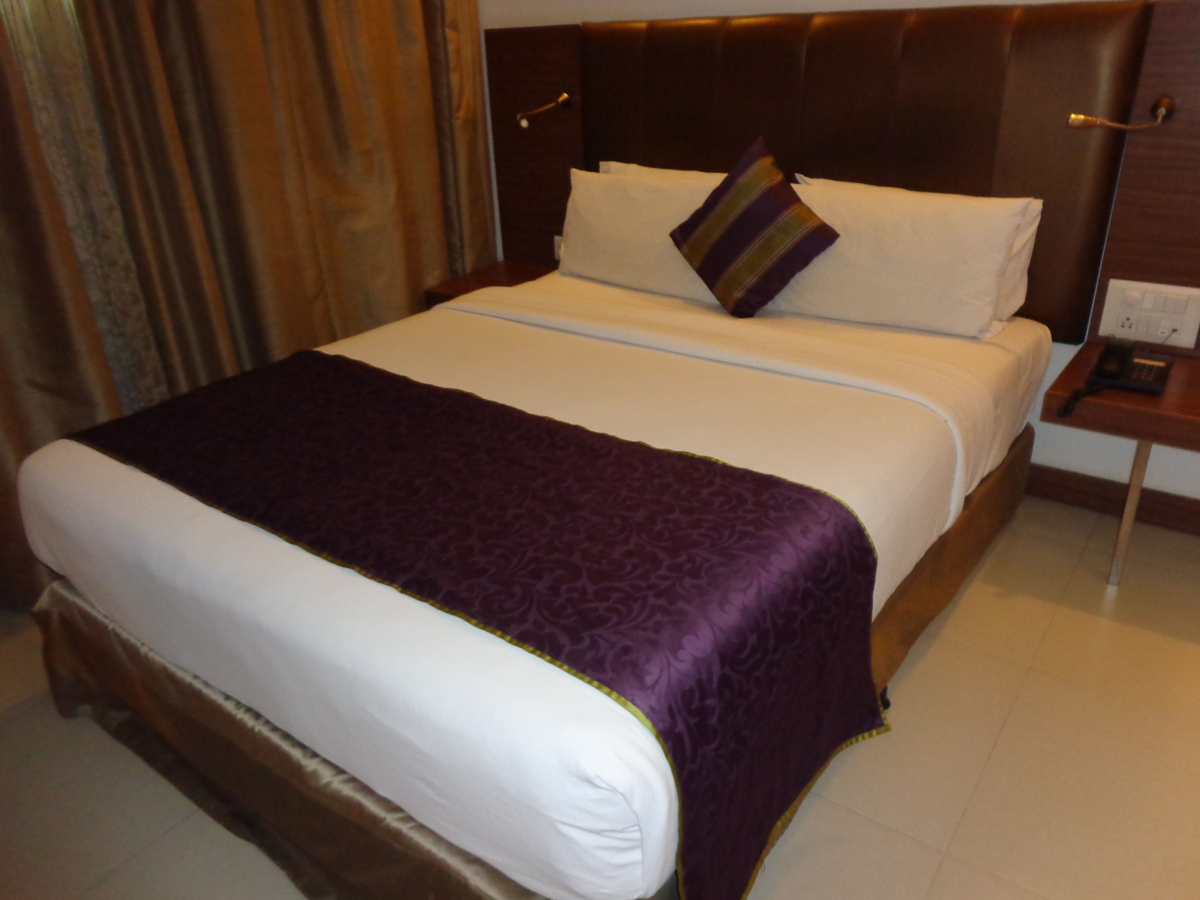 standard room | egyptian cotton sheets, premium bedding, down duvets, minibar