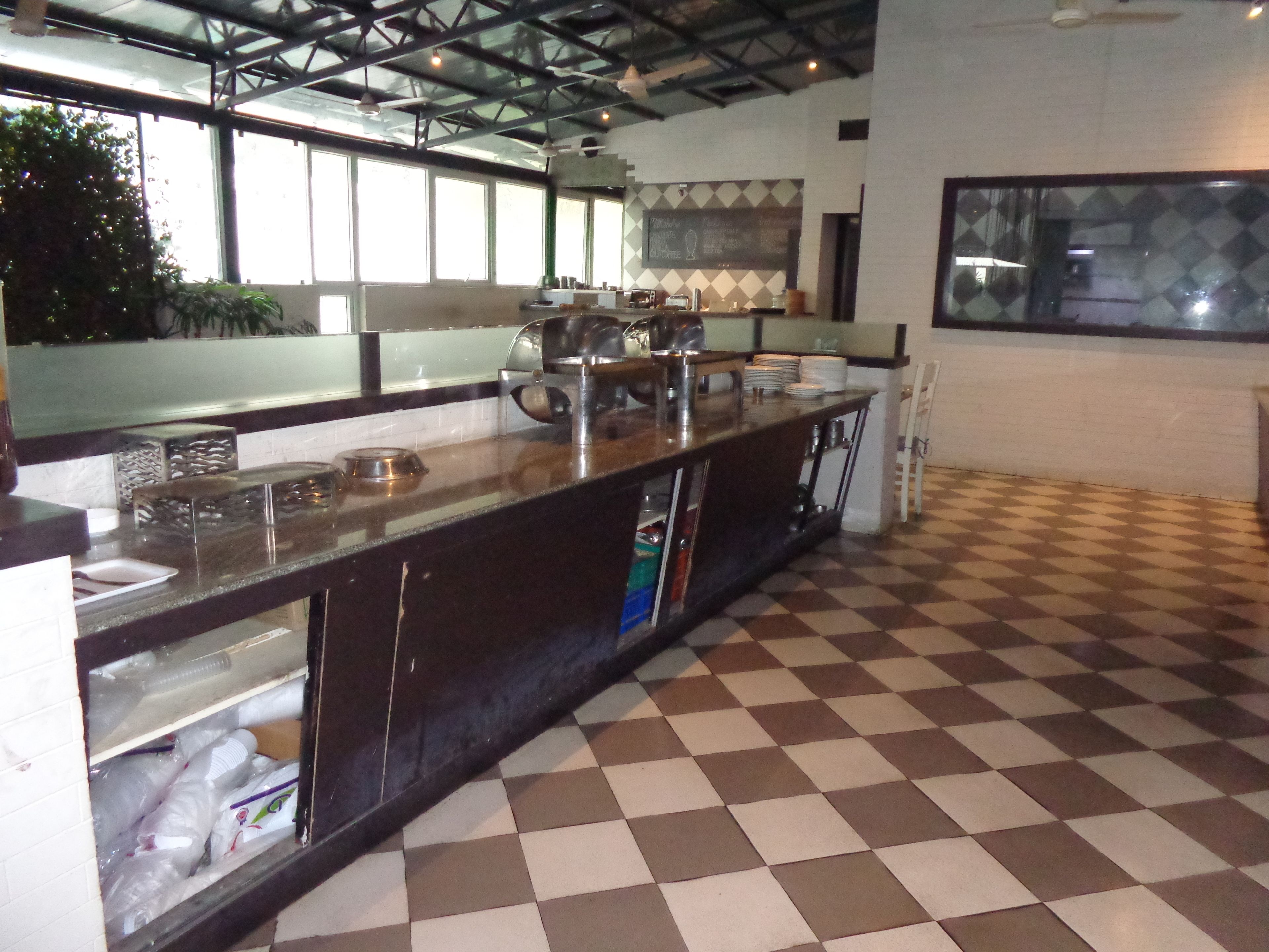 breakfast, lunch and dinner served