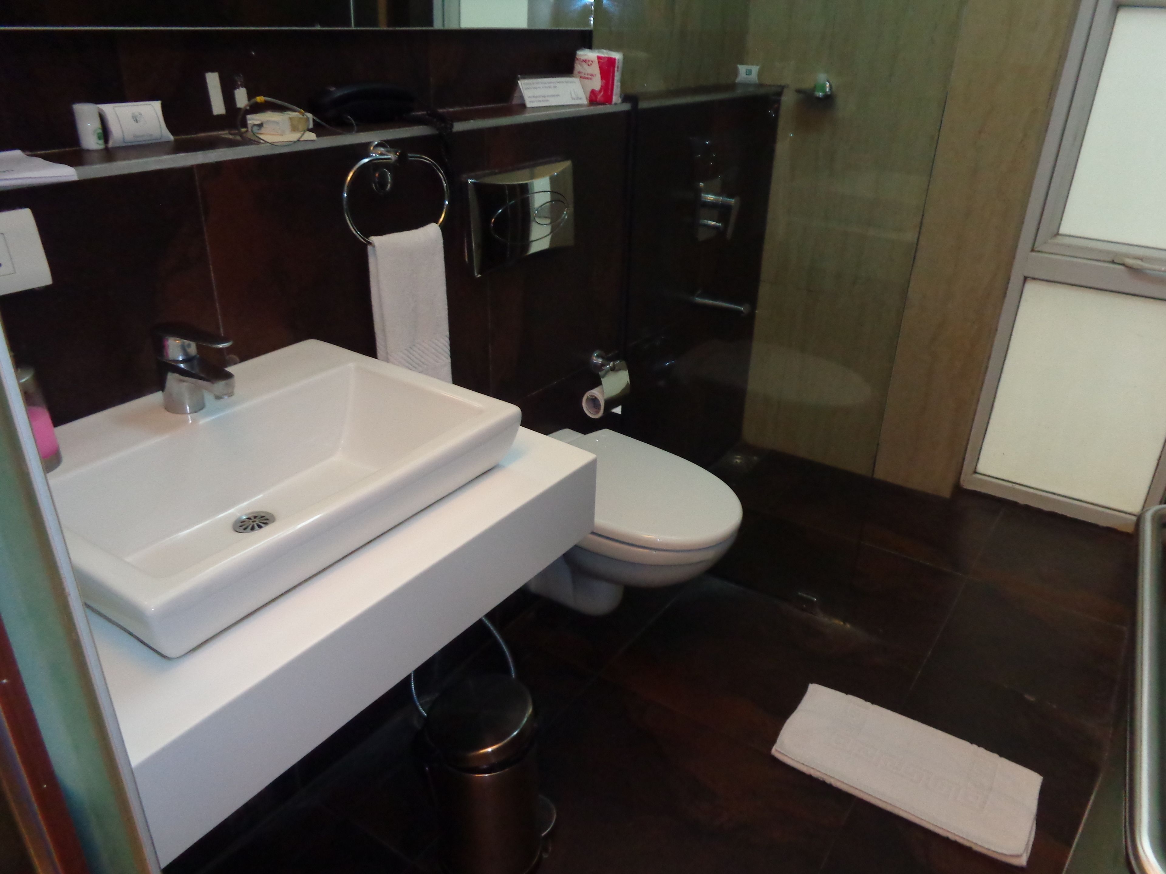 egyptian cotton sheets, premium bedding, down duvets, minibar