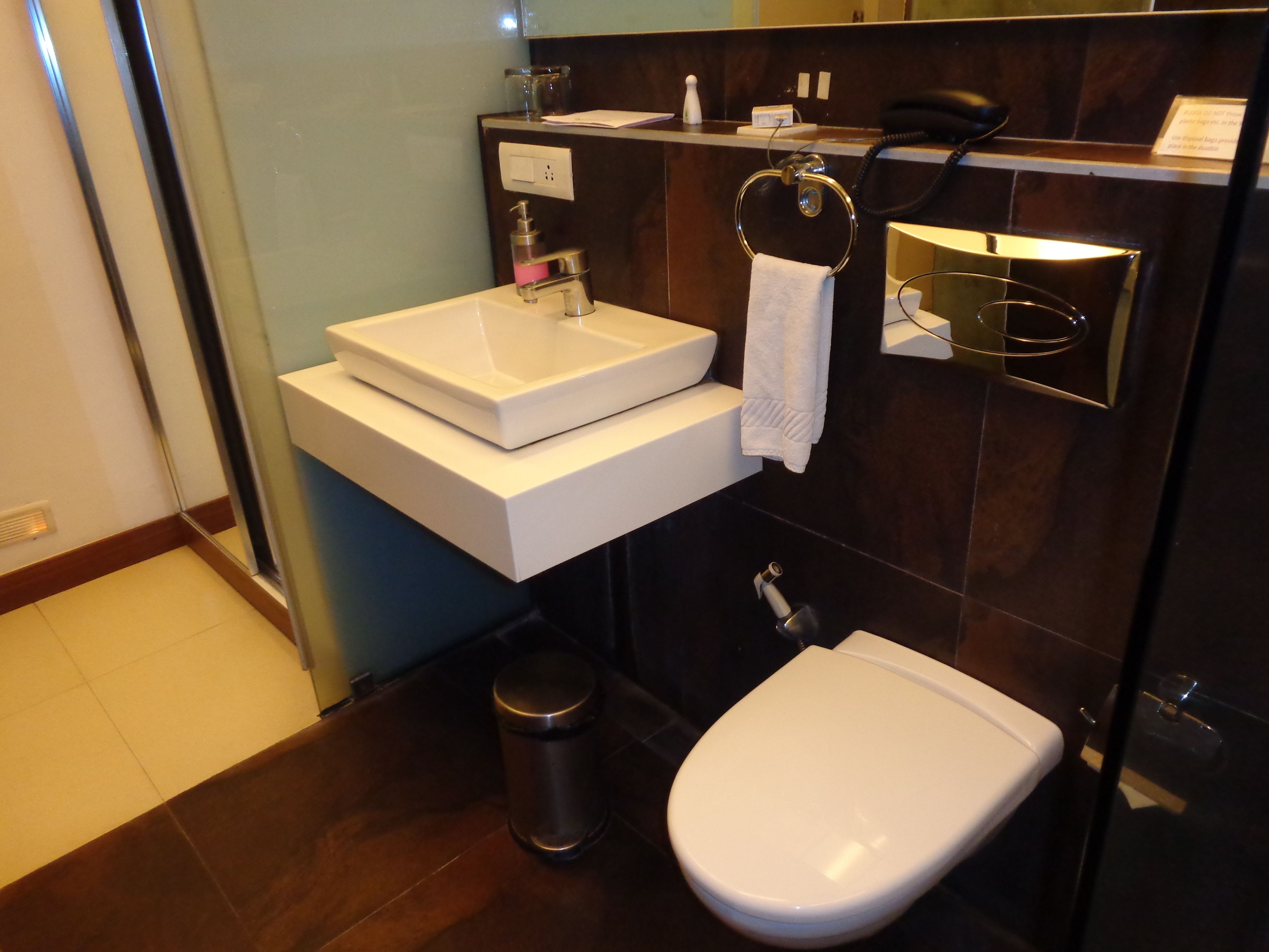 shower, rainfall showerhead, free toiletries, hair dryer