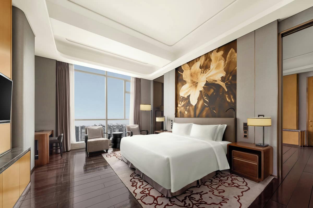 1 dormitori, cobrellits, minibar i caixa forta a l'habitació