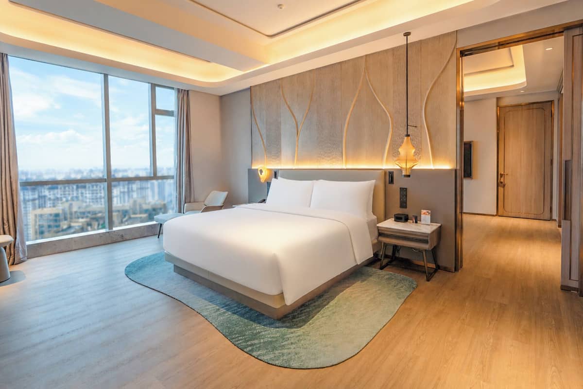 1 bedroom, down comforters, minibar, in-room safe