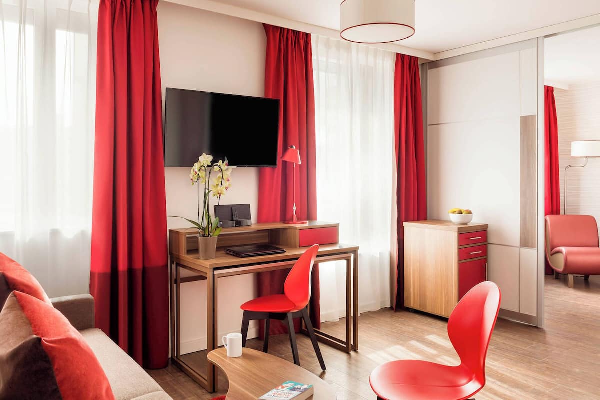 Appartement, 1 chambre | Literie hypoallergénique, coffres-forts dans les chambres, bureau