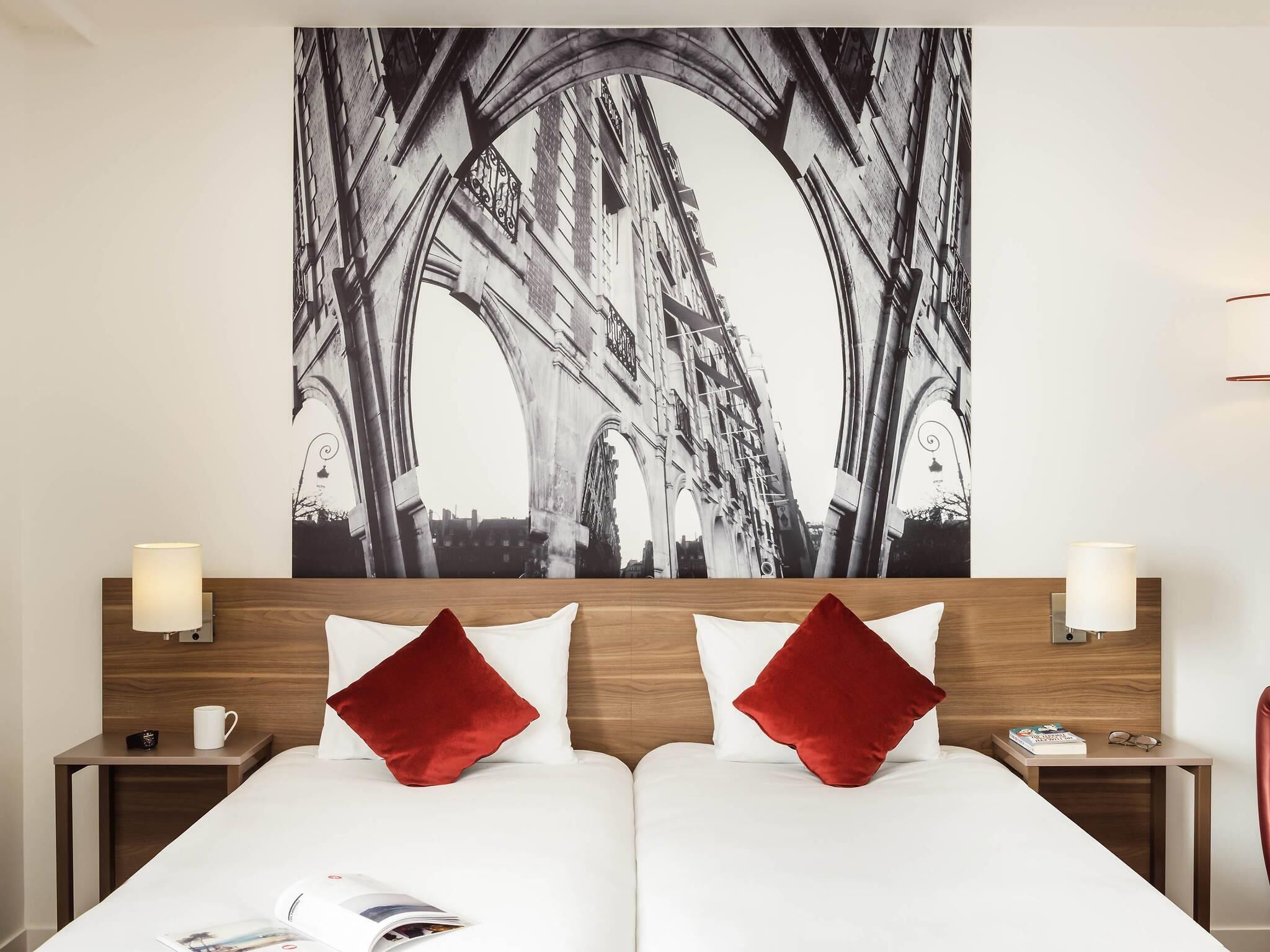 Apartment, 1 Bedroom | Hypo-allergenic bedding, in-room safe, desk, blackout drapes