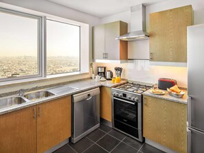 In-room safe, individually furnished, desk, laptop workspace - Adagio Premium Dubai Al Barsha (Dubai)