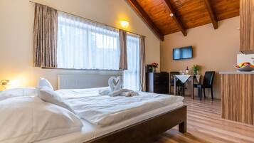 In-room safe, blackout curtains, free WiFi