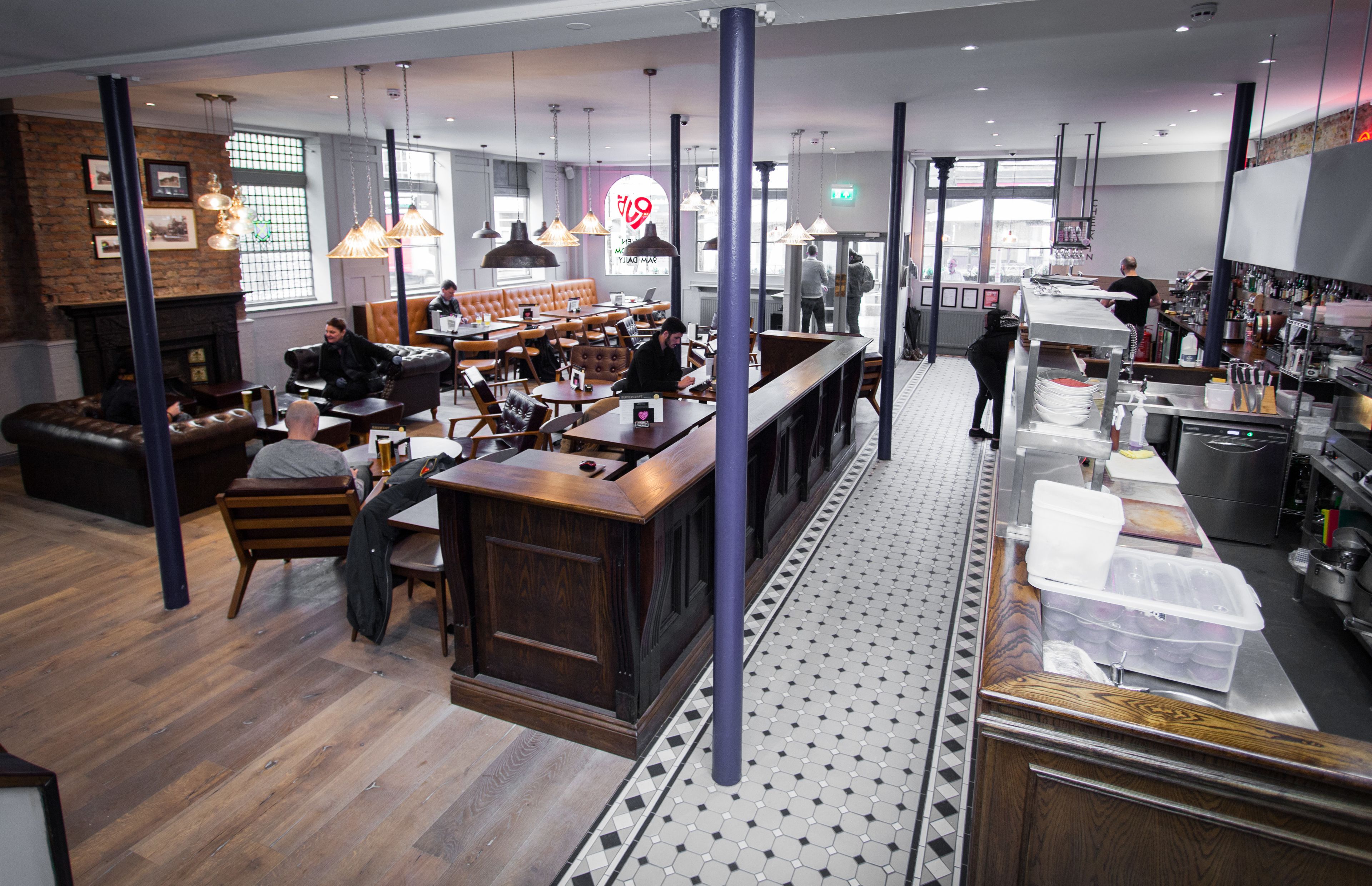 Foto - PubLove @ The Crown, Battersea