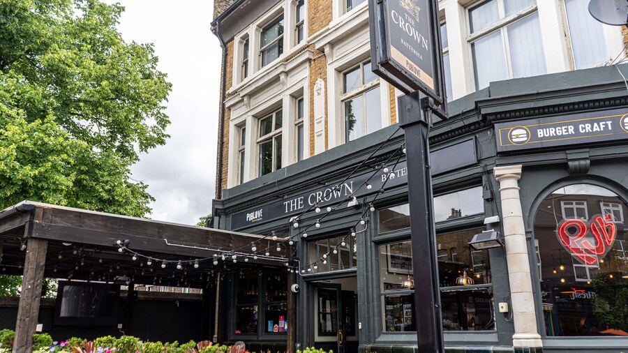 PubLove @ The Crown, Battersea - Hostel