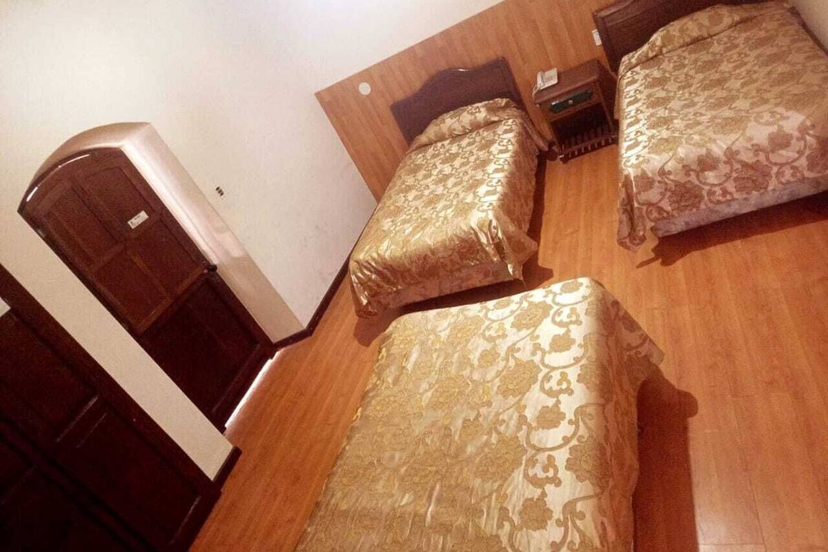 Habitación triple | Caja fuerte, escritorio, wifi gratis