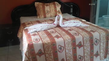 Room, 1 Queen Bed | Iron/ironing board, free WiFi