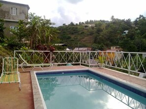 حمّام سباحة خارجي