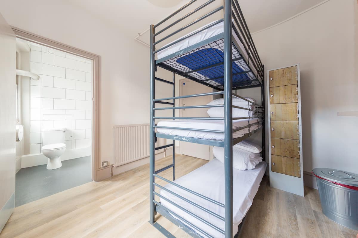 Blackout drapes, free WiFi, bed sheets