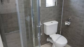 Superior-Doppel- oder -Zweibettzimmer, mit Bad | Badezimmer