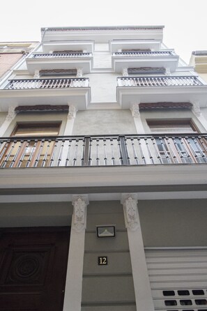 Front of property - València Centre Torres de Quart (Valencia)