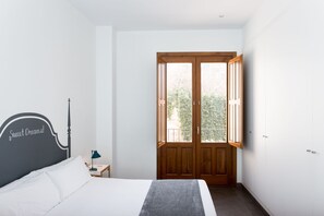 1 bedroom, premium bedding, desk, laptop workspace - València Centre Torres de Quart (Valencia)