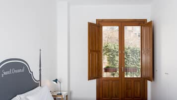 1 phòng ngủ, bộ đồ giường cao cấp, bàn