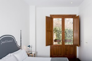 1 bedroom, premium bedding, desk, laptop workspace - València Centre Torres de Quart (Valencia)