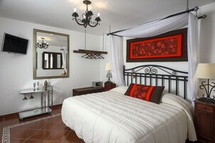 Suite romántica, 1 cama de matrimonio grande | Caja fuerte, decoración individual, mobiliario individual