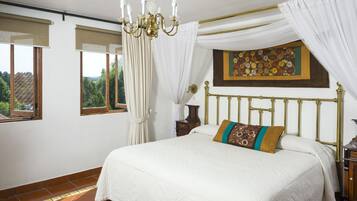 Junior suite | Een kluis op de kamer, individueel gedecoreerd, individueel gemeubileerd