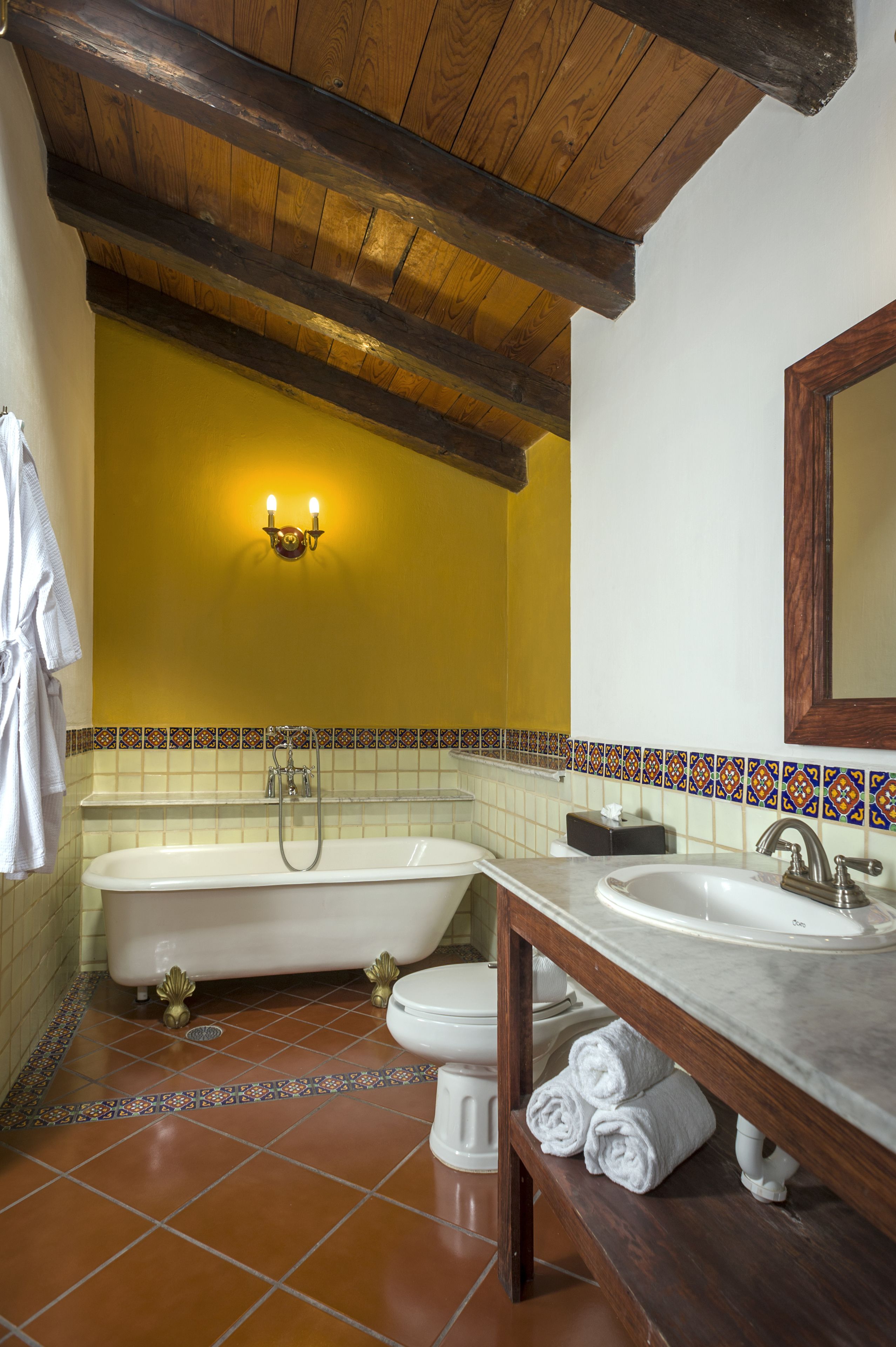 family suite, 1 king bed with sofa bed | bathroom | shower, free toiletries, bathrobes, slippers