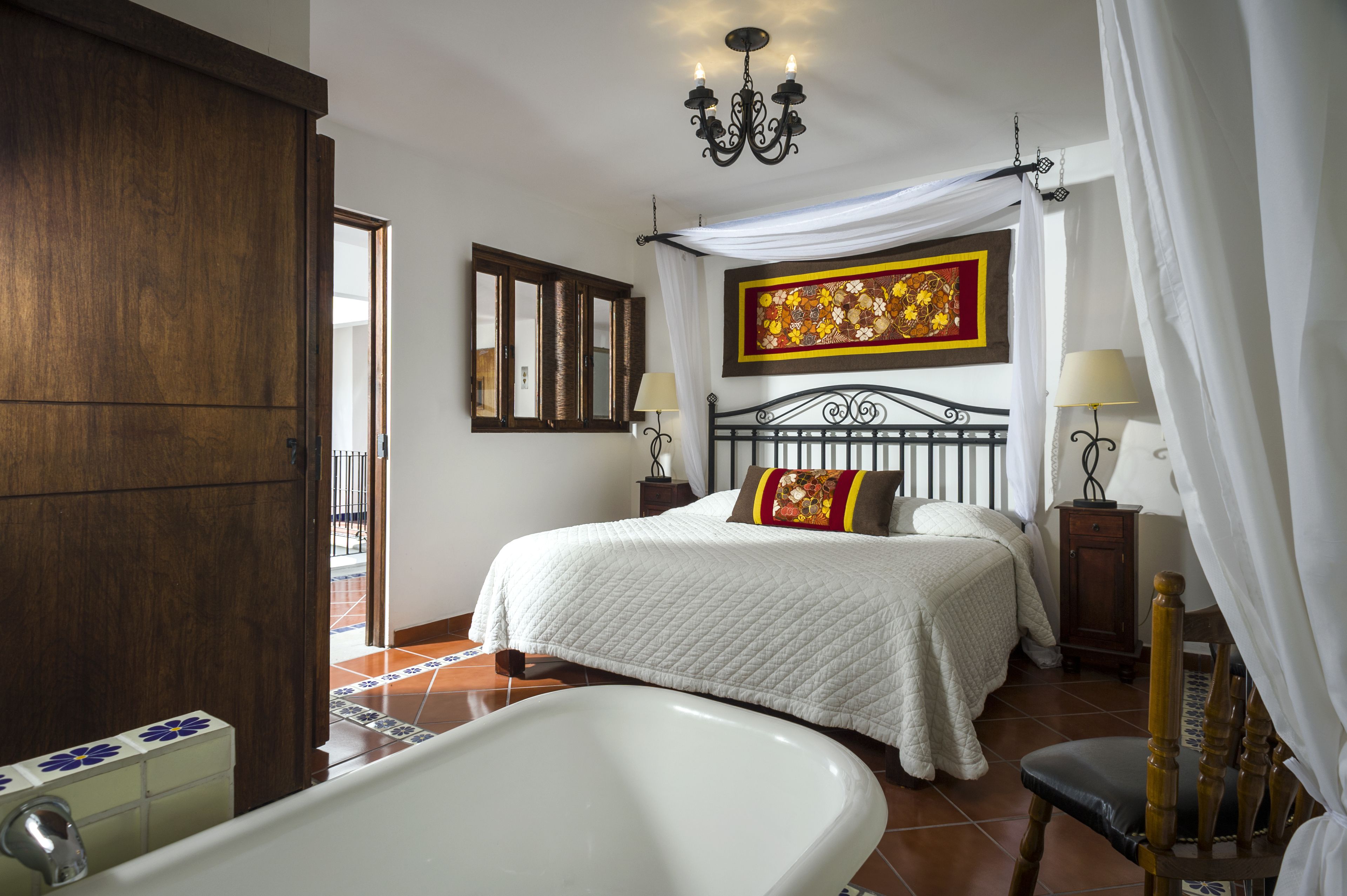 romantic suite, 1 king bed | in-room safe, individually decorated, individually furnished