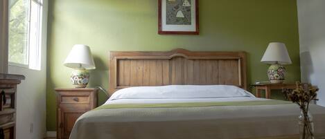 Standard Room | Free WiFi, bed sheets