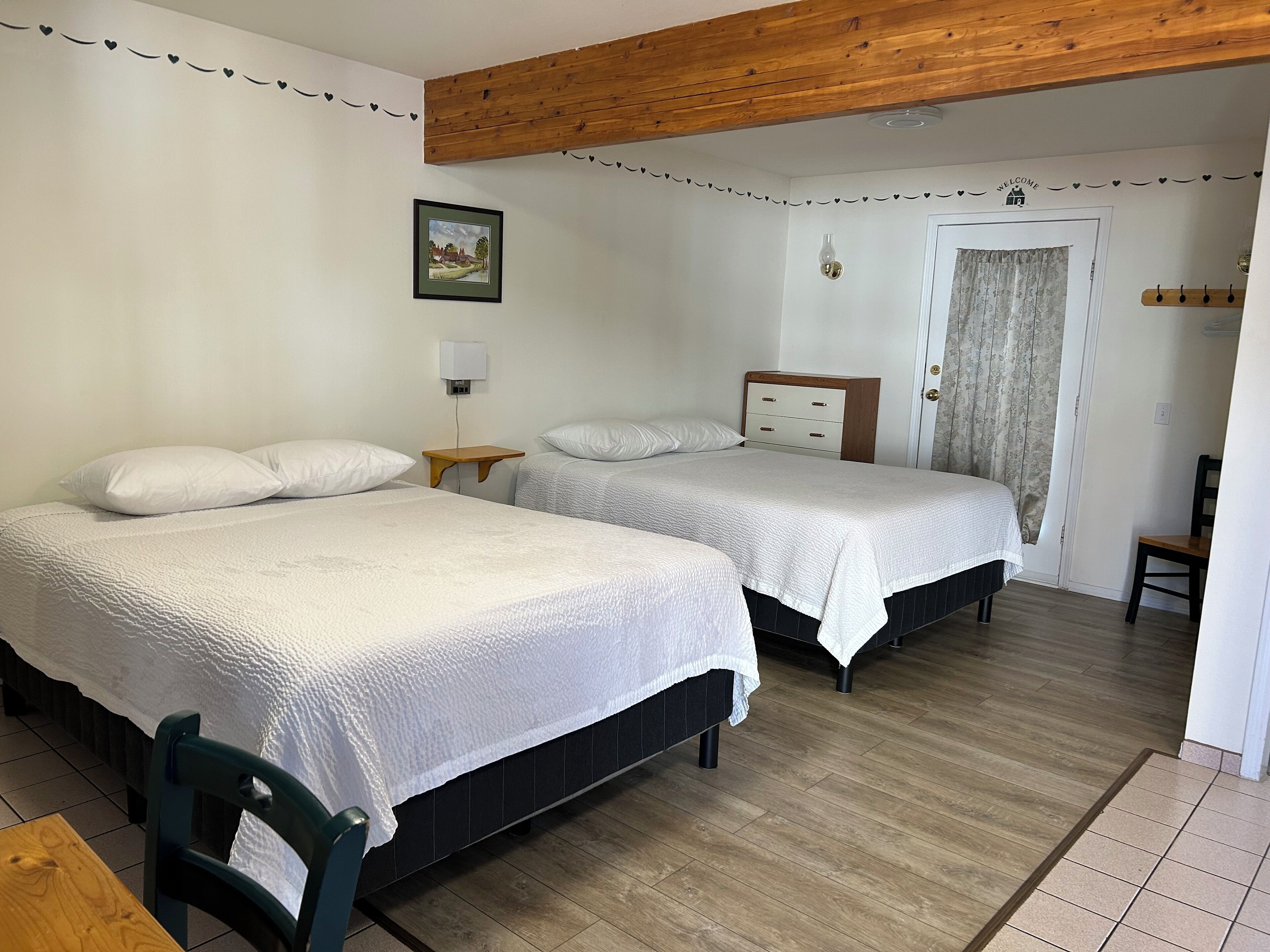 Habitación, cocineta (Semi) | Muebles diferentes, escritorio y insonorización 