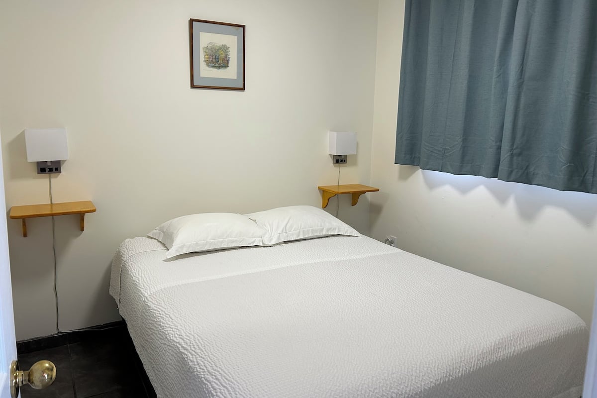 Suite familiar, 2 habitaciones, cocina | Escritorio, insonorización, tabla de planchar con plancha y wifi gratis