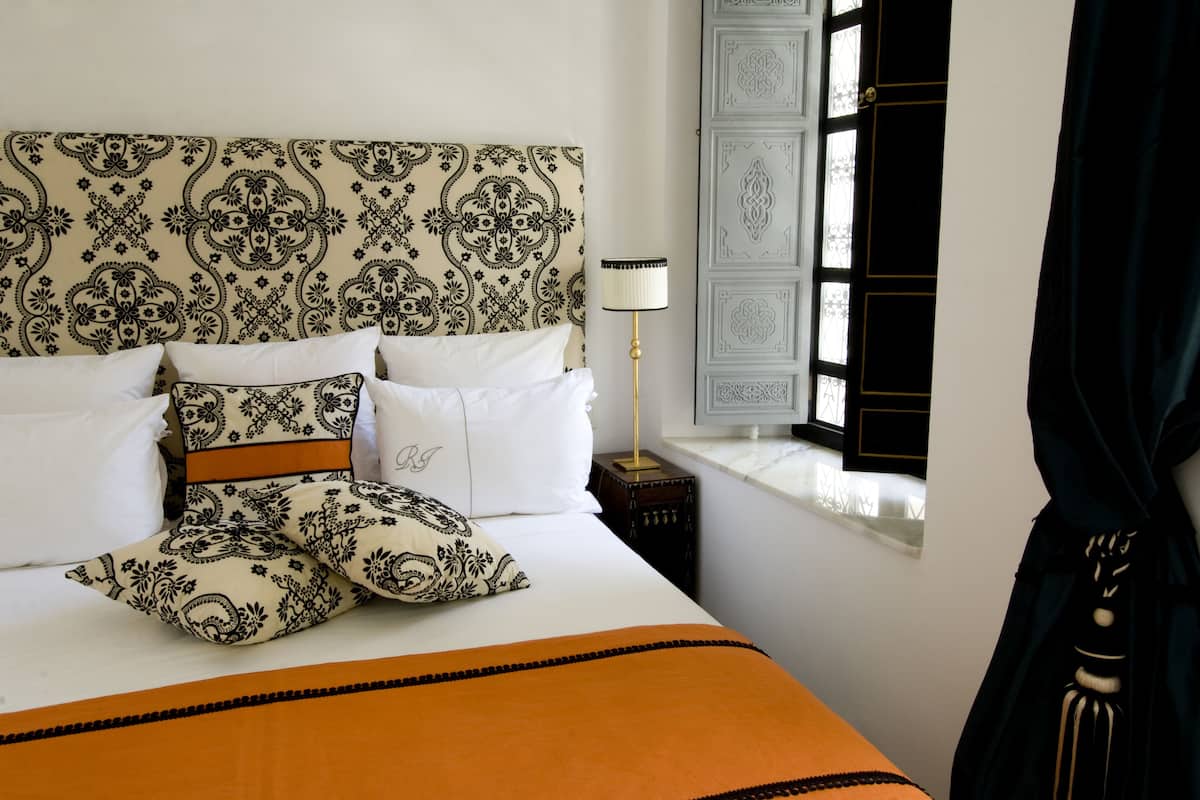 Executive Room (Amal) | 1 bedroom, minibar, in-room safe, individually decorated