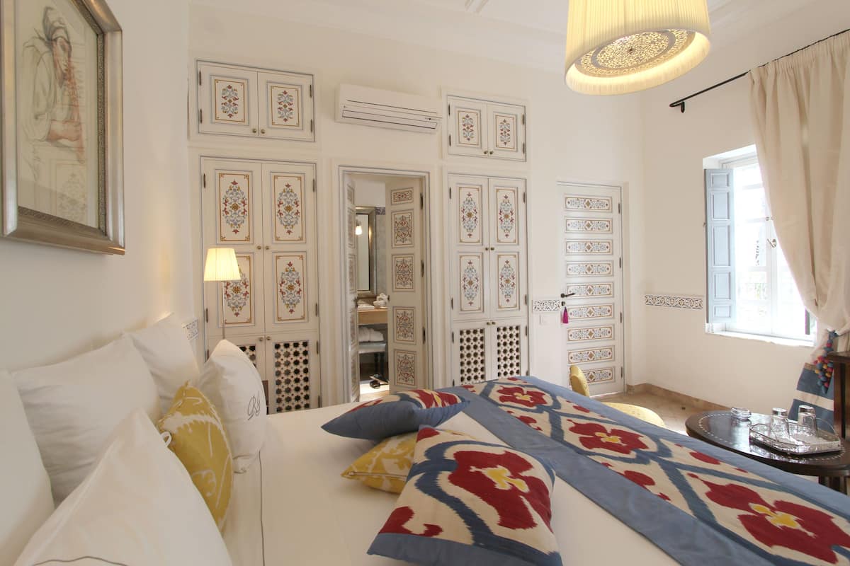 Superior Room (Warda) | 1 bedroom, minibar, in-room safe, individually decorated