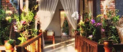 King Room with Garden Ensuite | Egyptian cotton sheets, minibar, in-room safe, desk